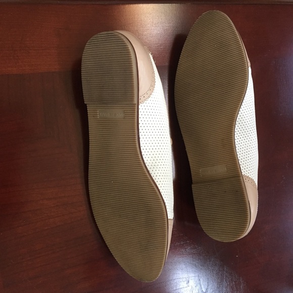 flapper white wingtip leather lace up flat loafer - Picture 3 of 8